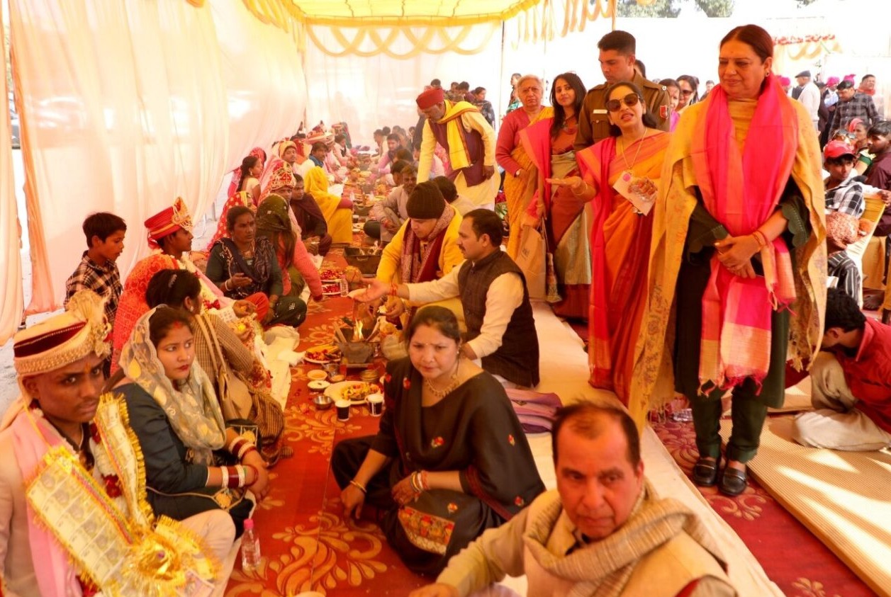 Read more about the article Parishad Organises Mass Marriage Ceremony of 13 couples